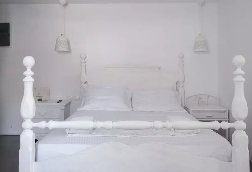 Kyon Beach Suites Kythnos