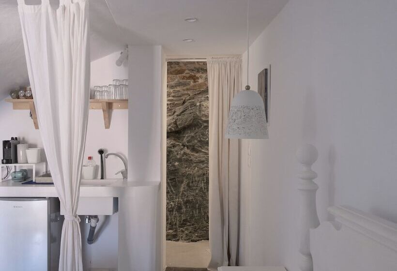 Kyon Beach Suites Kythnos