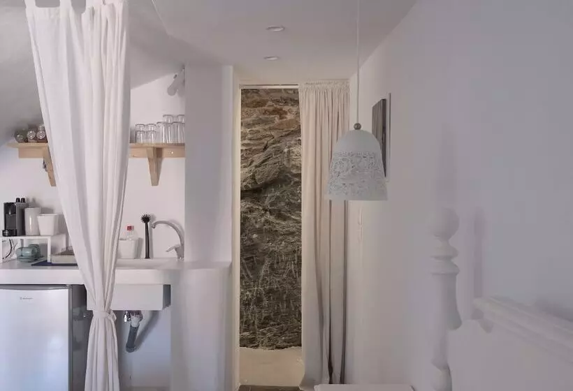 Kyon Beach Suites Kythnos