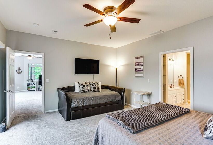 Views & Private Dock: Lake Of The Ozarks Retreat!