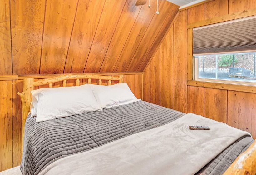 Lakefront Sparta Cabin W/ Private Beach & Dock!