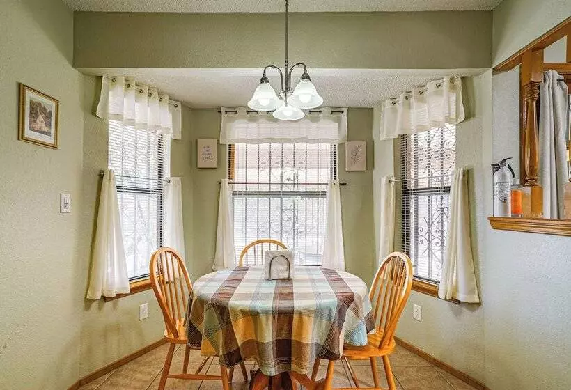 Pet Friendly El Paso Home ~ 9 Mi To Fort Bliss!