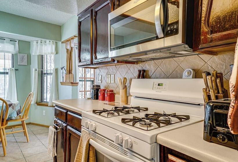Pet Friendly El Paso Home ~ 9 Mi To Fort Bliss!
