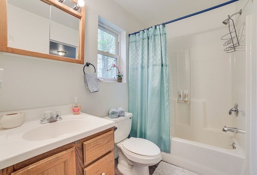 Pet Friendly Kalkaska Home ~ 19 Mi To Torch Lake!