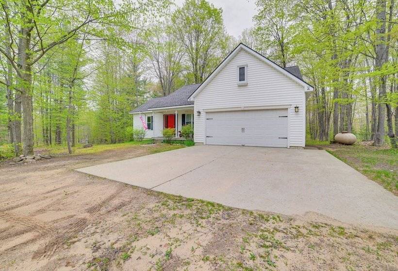 Pet Friendly Kalkaska Home ~ 19 Mi To Torch Lake!