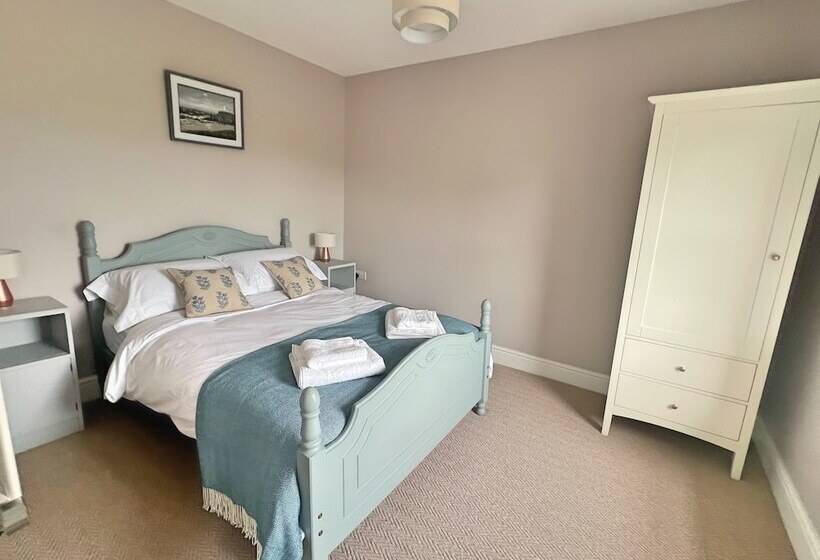 דירת נופש Charming 3 Bed Townhouse Near Llanddwyn Beach