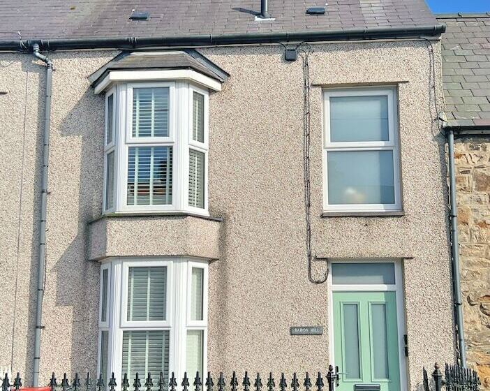 דירת נופש Charming 3 Bed Townhouse Near Llanddwyn Beach