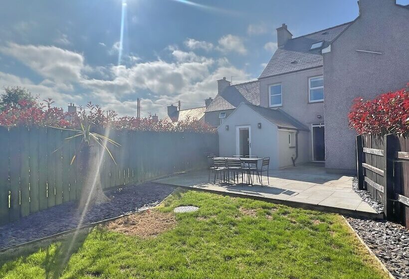 דירת נופש Charming 3 Bed Townhouse Near Llanddwyn Beach