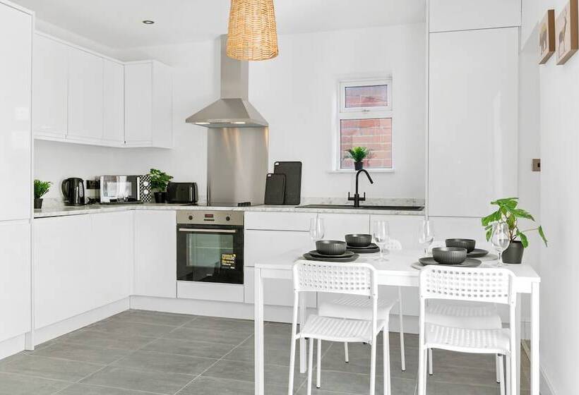 レジデンス Isimi Luxurious House 4 Bed In Alfreton Derby