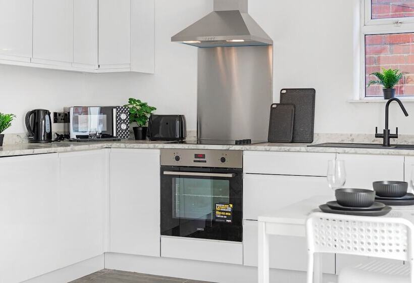 レジデンス Isimi Luxurious House 4 Bed In Alfreton Derby