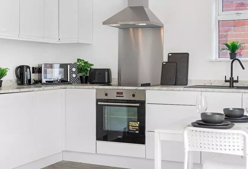 レジデンス Isimi Luxurious House 4 Bed In Alfreton Derby