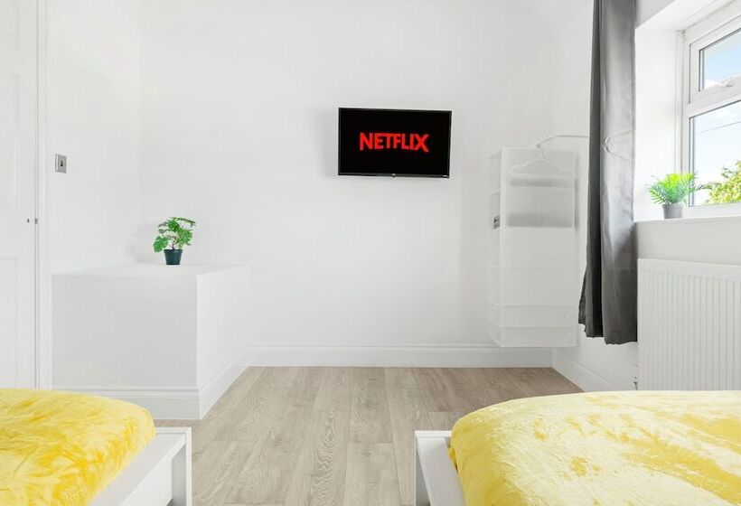 レジデンス Isimi Luxurious House 4 Bed In Alfreton Derby