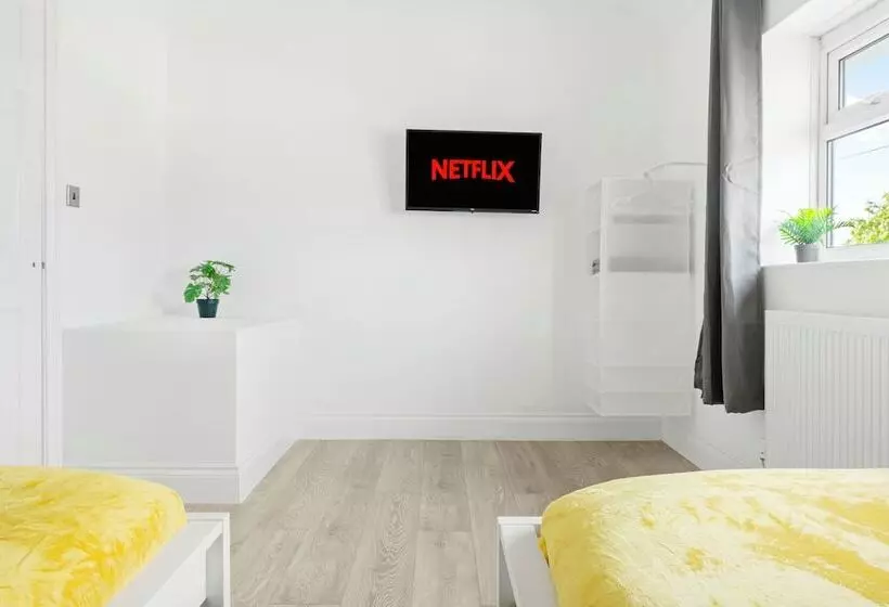 レジデンス Isimi Luxurious House 4 Bed In Alfreton Derby