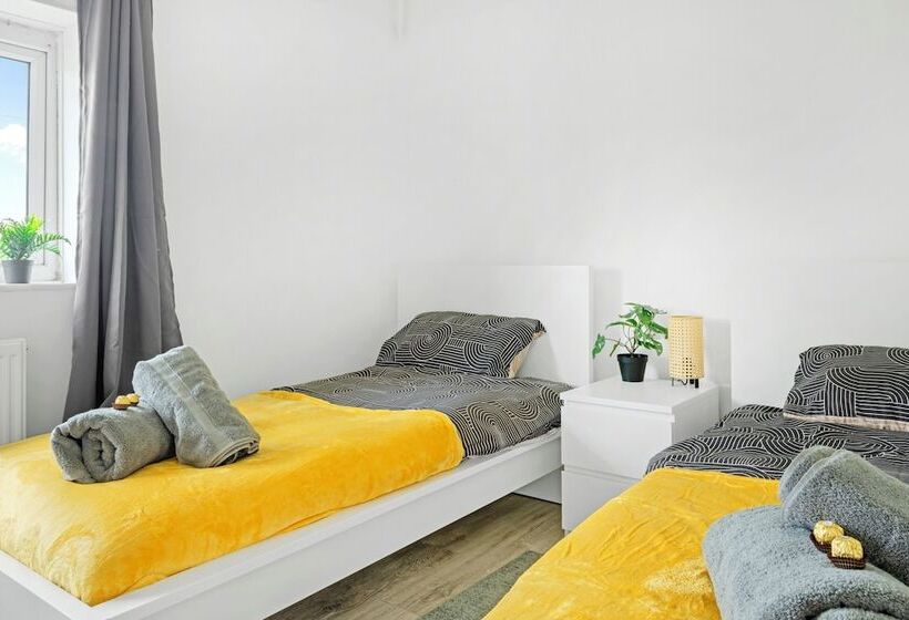 レジデンス Isimi Luxurious House 4 Bed In Alfreton Derby