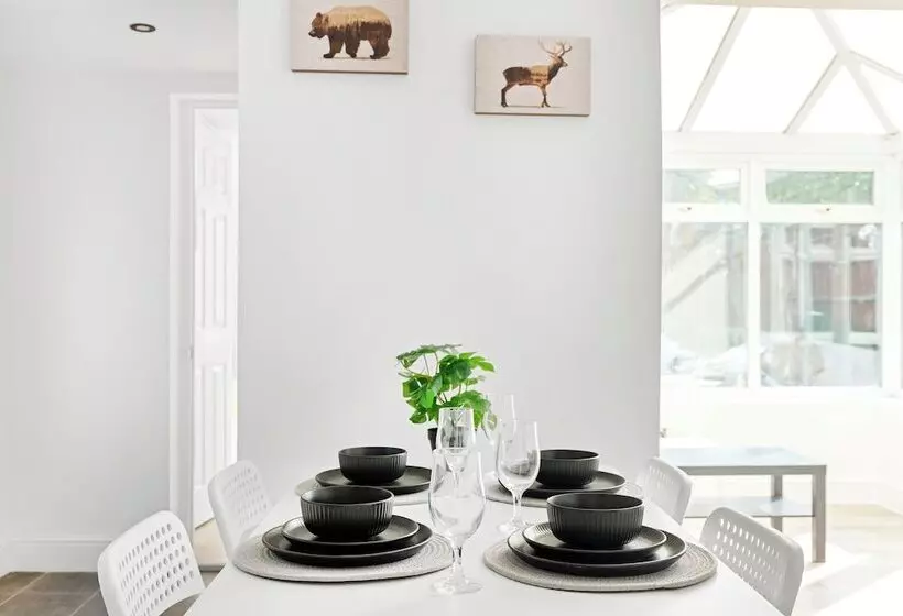 レジデンス Isimi Luxurious House 4 Bed In Alfreton Derby