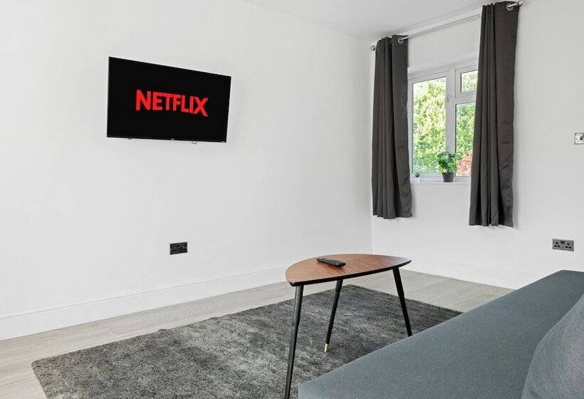 レジデンス Isimi Luxurious House 4 Bed In Alfreton Derby