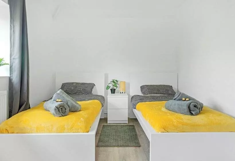 レジデンス Isimi Luxurious House 4 Bed In Alfreton Derby