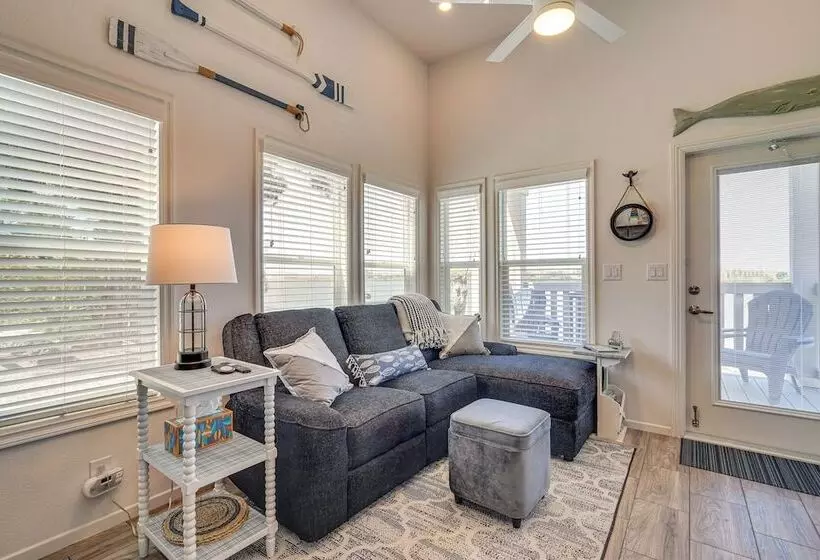 Riverfront Isleton Cottage < 1 Mi To Rio Vista!