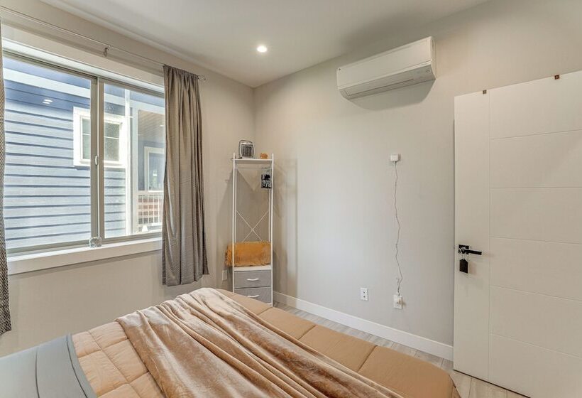 Sleek Ferndale Home W/ Ocean & Mountain Views!