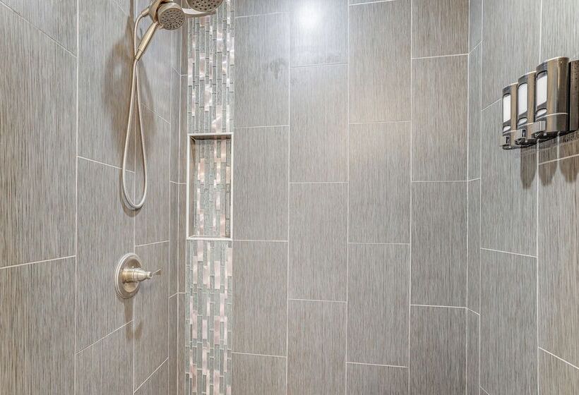 Sleek Ferndale Home W/ Ocean & Mountain Views!