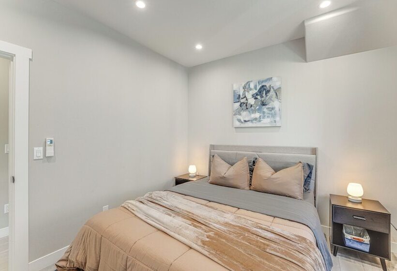 Sleek Ferndale Home W/ Ocean & Mountain Views!