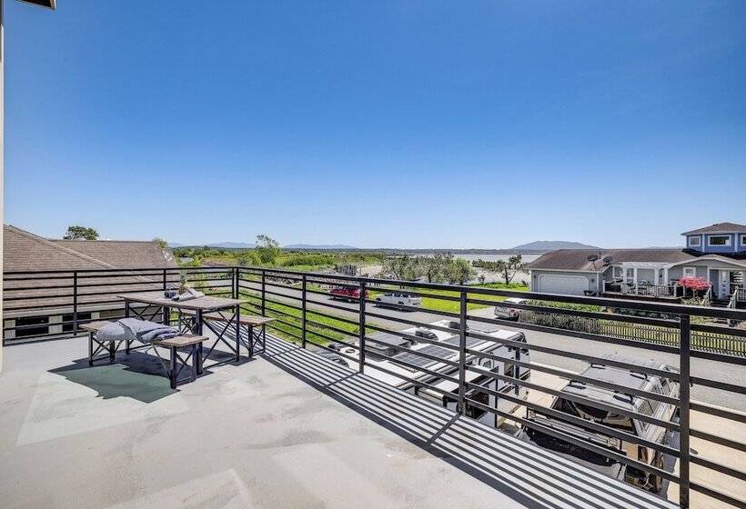 Sleek Ferndale Home W/ Ocean & Mountain Views!