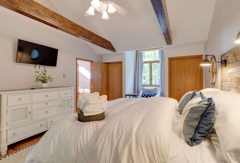 Terra Alta Vacation Rental: Walk To Alpine Lake!