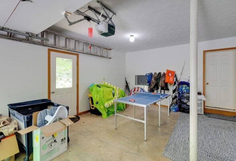 Terra Alta Vacation Rental: Walk To Alpine Lake!