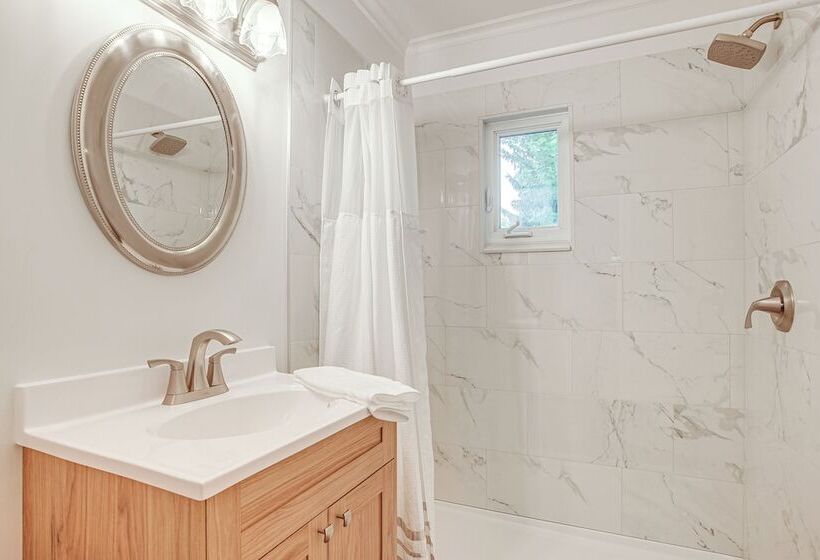 Thornville Home W/ Boat Dock: On The Lake!