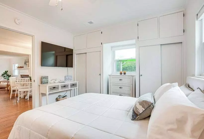 Thornville Home W/ Boat Dock: On The Lake!