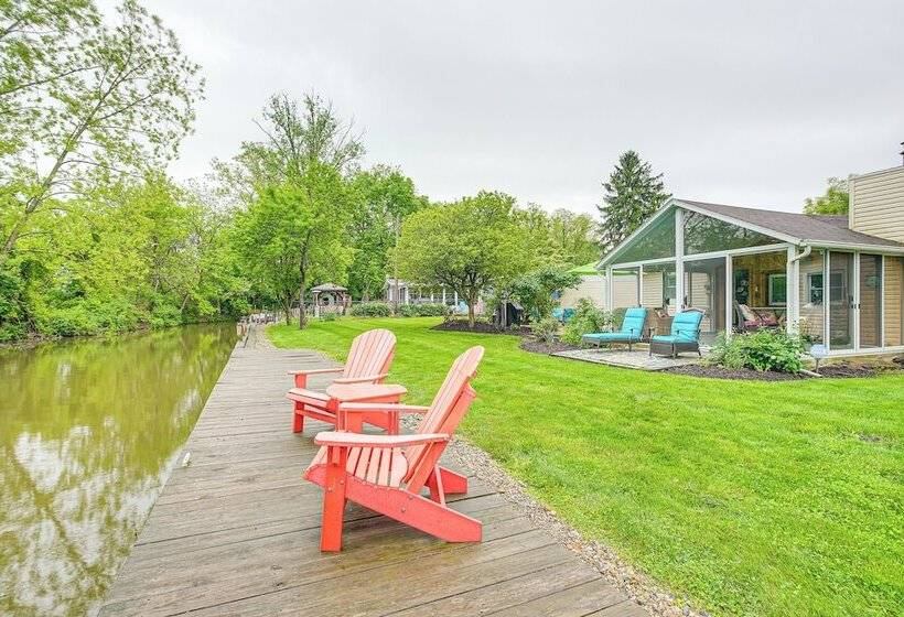 Thornville Home W/ Boat Dock: On The Lake!