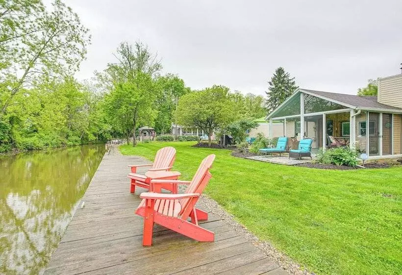Thornville Home W/ Boat Dock: On The Lake!