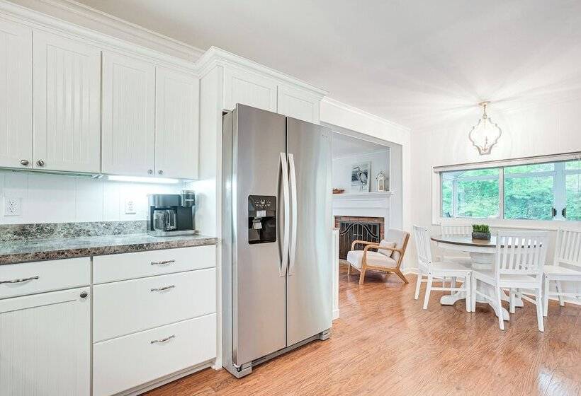 Thornville Home W/ Boat Dock: On The Lake!