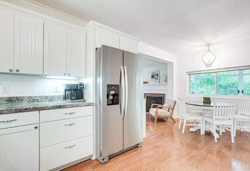 Thornville Home W/ Boat Dock: On The Lake!