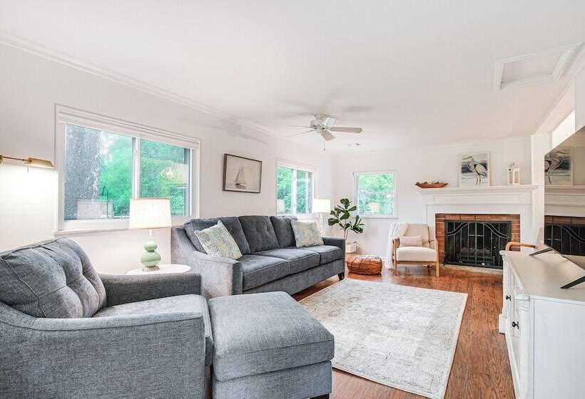 Thornville Home W/ Boat Dock: On The Lake!