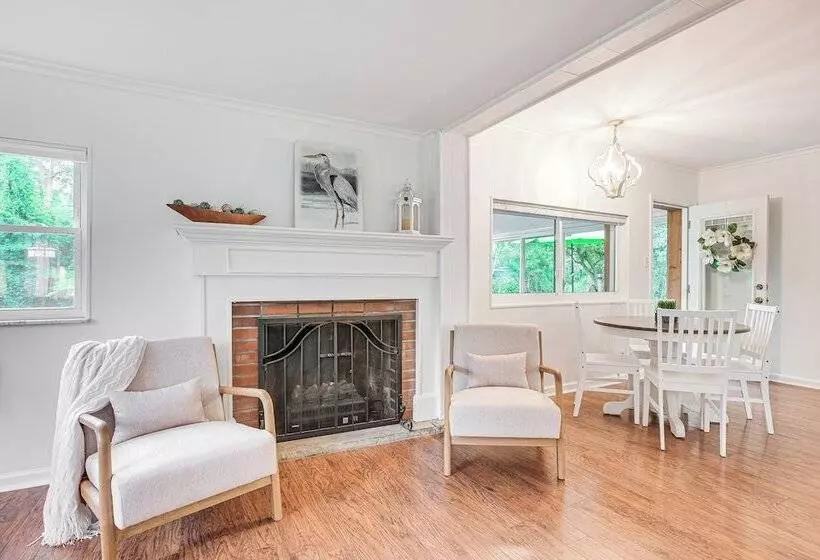 Thornville Home W/ Boat Dock: On The Lake!