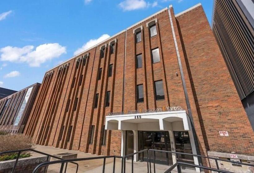 The Columbus Collection Near Grant Medical Center