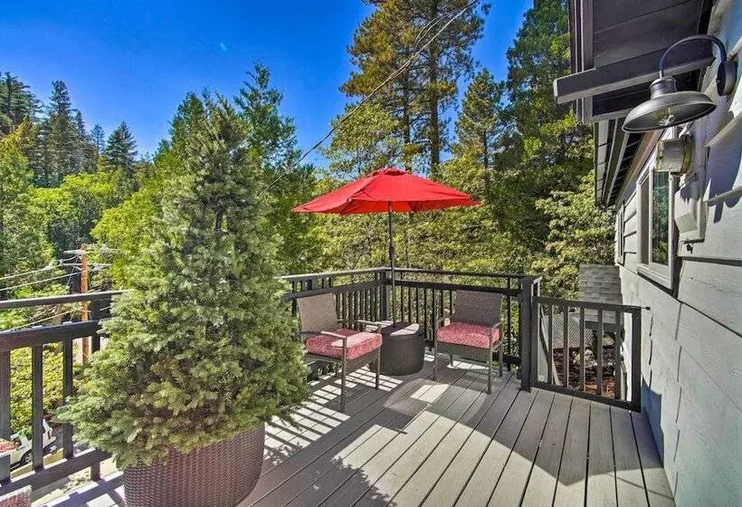 Tree Lined Twin Peaks Cottage W/ Custom Stream