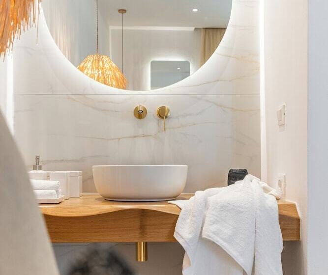 V Luxury Apartments Naxos