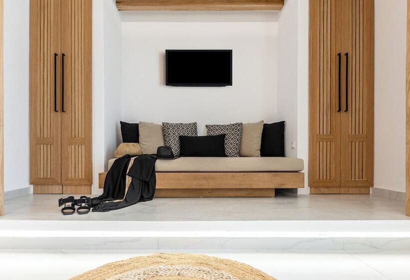 V Luxury Apartments Naxos