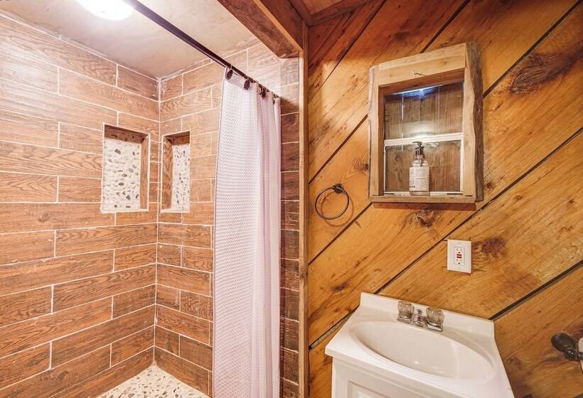 Wesson Cabin W/ Private Beach, Fishing & Hiking!