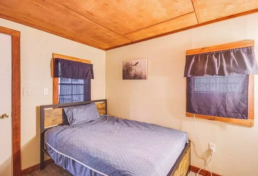 Wesson Cabin W/ Private Beach, Fishing & Hiking!