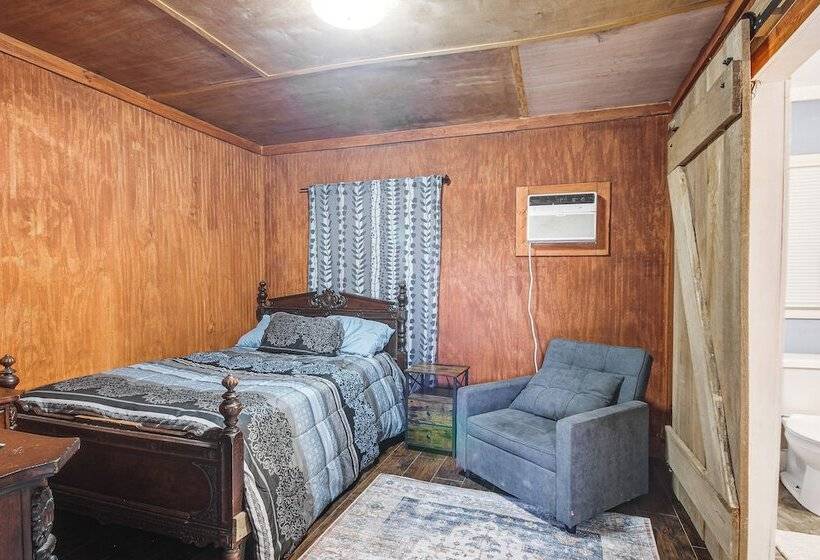 Wesson Cabin W/ Private Beach, Fishing & Hiking!