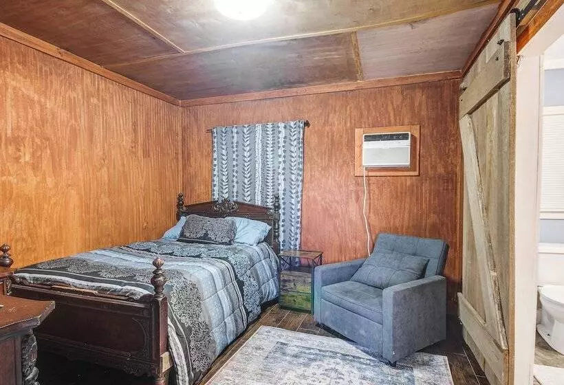 Wesson Cabin W/ Private Beach, Fishing & Hiking!