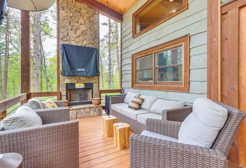 Blue Ridge Cabin W/ Hot Tub, Deck & Mountain Views