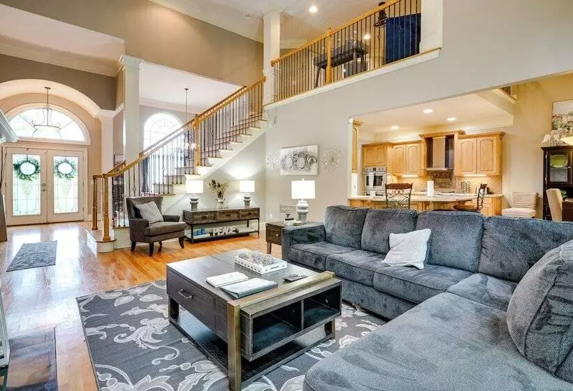 Chattanooga Family Home: Games, Yard, Grill!
