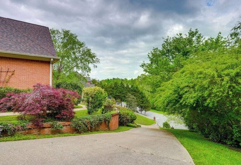 Chattanooga Family Home: Games, Yard, Grill!