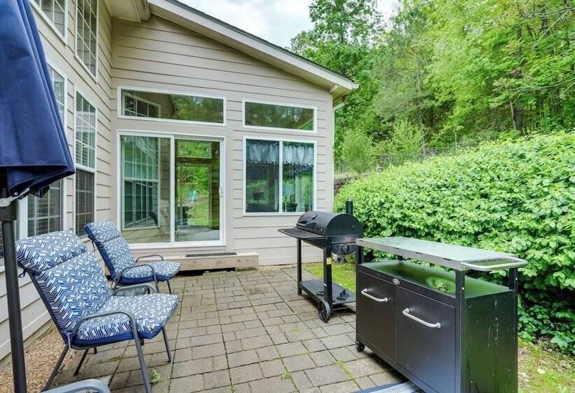Chattanooga Family Home: Games, Yard, Grill!