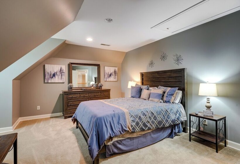 Chattanooga Family Home: Games, Yard, Grill!