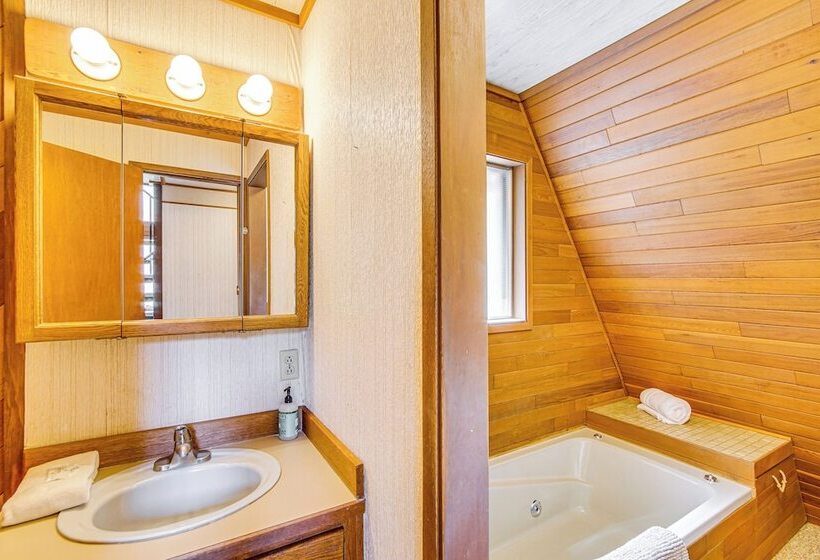 Cle Elum A Frame Direct Yakima River Access!